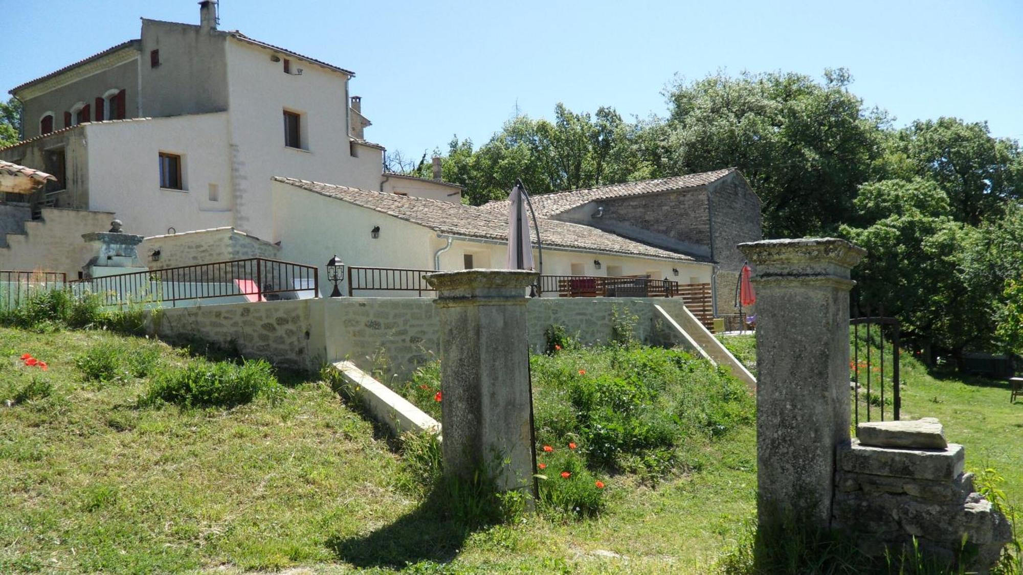 Les Anes De Forcalquier Otel Dış mekan fotoğraf