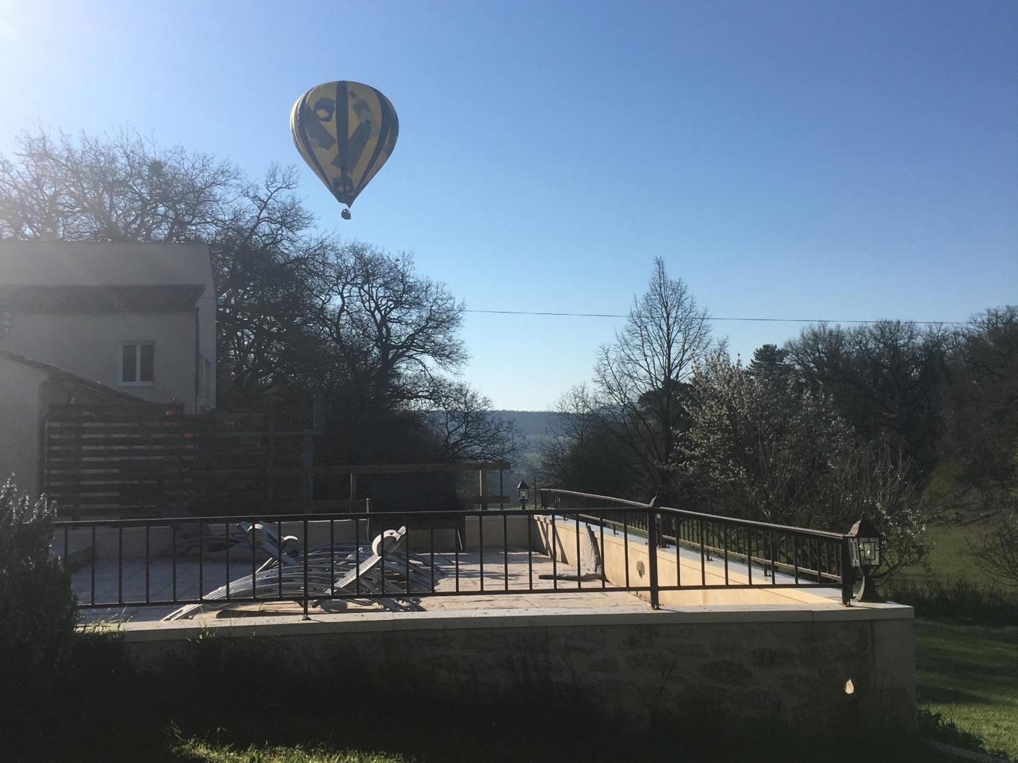 Les Anes De Forcalquier Otel Dış mekan fotoğraf