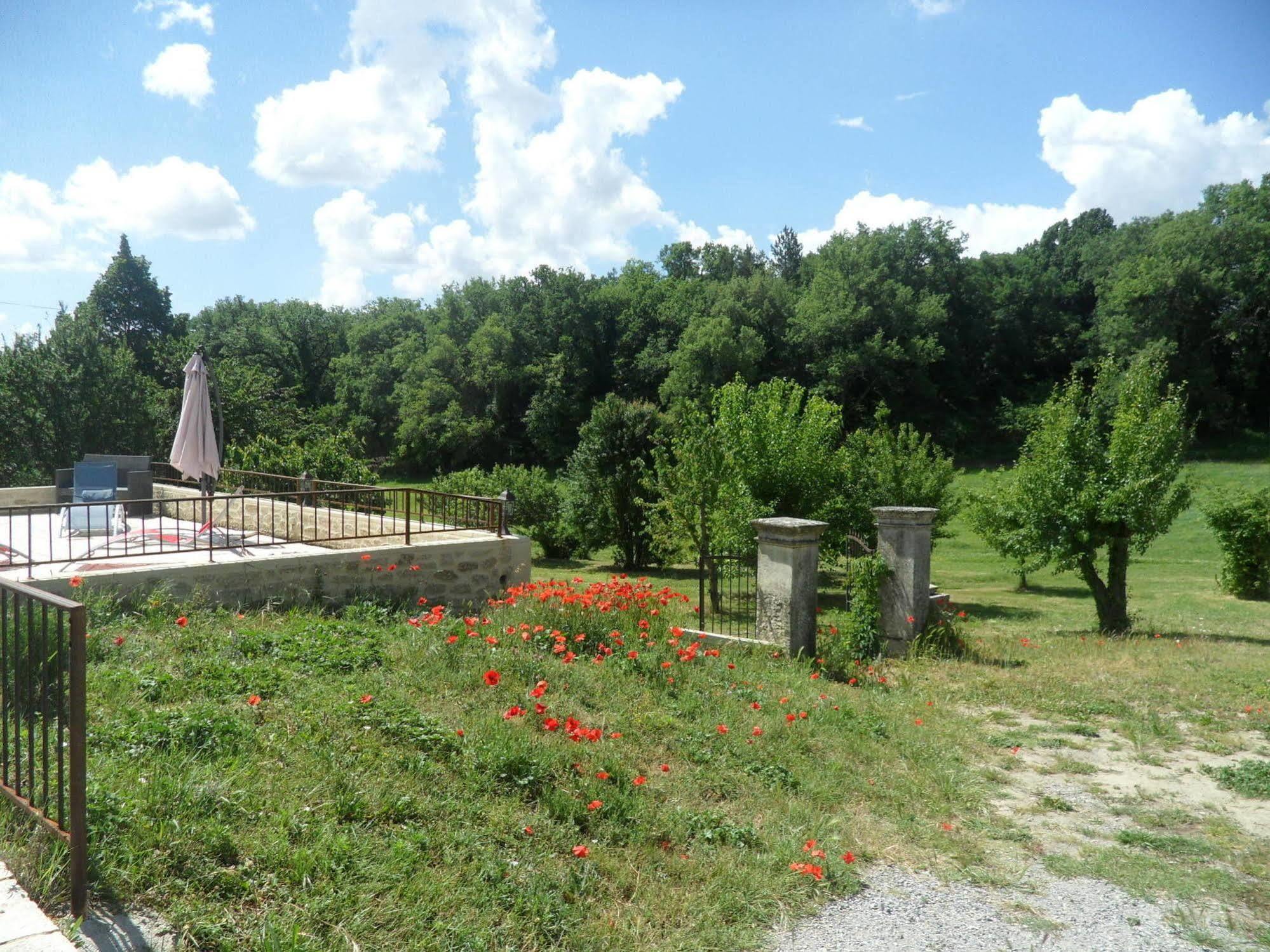 Les Anes De Forcalquier Otel Dış mekan fotoğraf